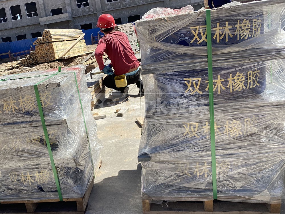 建筑隔震支座装置